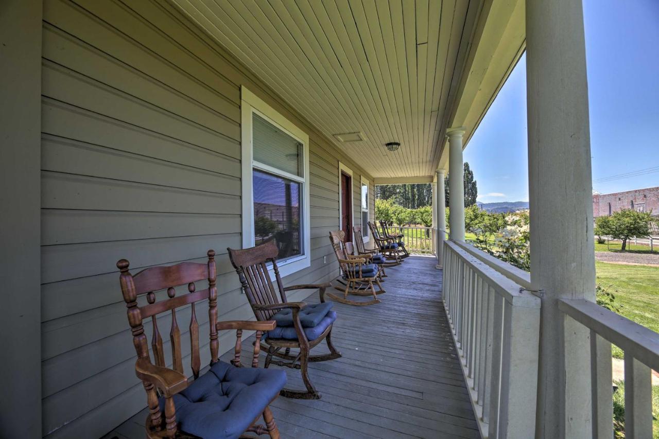 Storybook Glade Historical Homestead With Views! Hood River Eksteriør billede